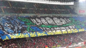 striscione curva