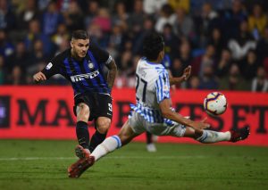 FERRARA, ITALY - OCTOBER 07: Mauro Icardi of FC Internazionale scores the second goal during the Serie A match between SPAL and FC Internazionale at Stadio Paolo Mazza on October 7, 2018 in Ferrara, Italy. (Photo by Claudio Villa - Inter/Inter via Getty Images)